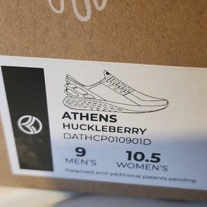 Kizik bran new in box men size 9 women size 10.5